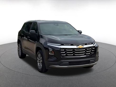 Used 2025 Chevrolet Equinox LT image 3