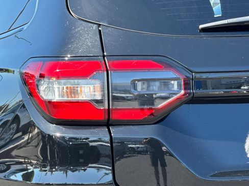 Used 2025 Honda Pilot Black Edition image 45