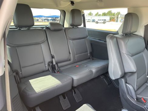 New 2025 Ford Expedition Max Active image 32