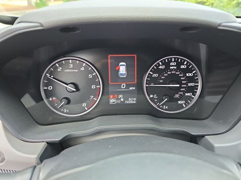 Used 2024 Subaru Crosstrek 2.5i Limited AWD/4WD image 18