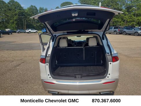 Used 2022 Buick Enclave Premium w/ Surround and Sites Package FWD image 28