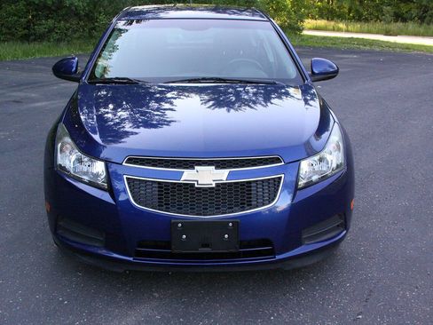 Used 2012 Chevrolet Cruze LT FWD image 4