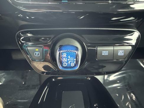 Used 2022 Toyota Prius image 32