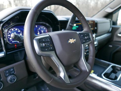 Used 2024 Chevrolet Silverado 3500 LTZ w/ LTZ Convenience Package AWD/4WD image 19