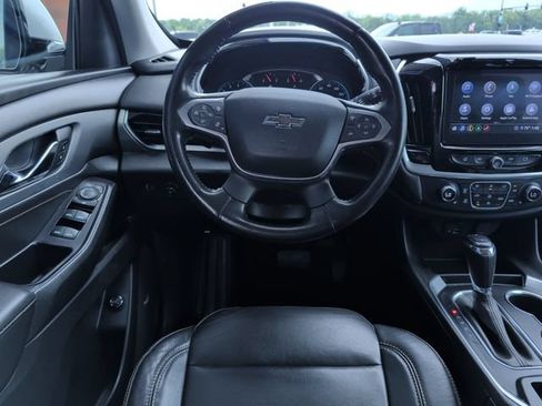 Used 2020 Chevrolet Traverse RS FWD image 2