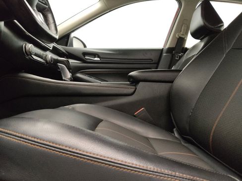 Used 2019 Nissan Altima 2.5 SR FWD image 17