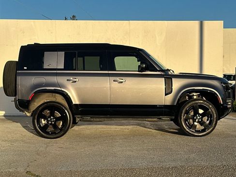 Used 2021 Land Rover Defender 110 X-Dynamic HSE AWD/4WD image 2