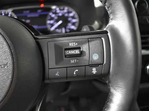 Certified 2024 Nissan Pathfinder SL image 16