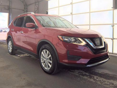 Used 2017 Nissan Rogue SV FWD image 4