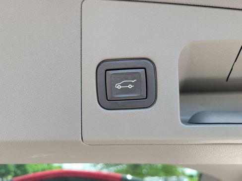 Used 2022 Cadillac XT5 Premium Luxury w/ Technology Package AWD/4WD image 24