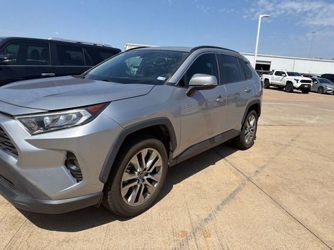 Used 2019 Toyota RAV4 XLE Premium FWD image 1
