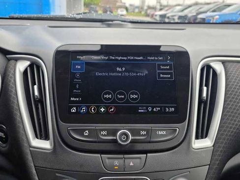 Used 2024 Chevrolet Malibu LT image 14