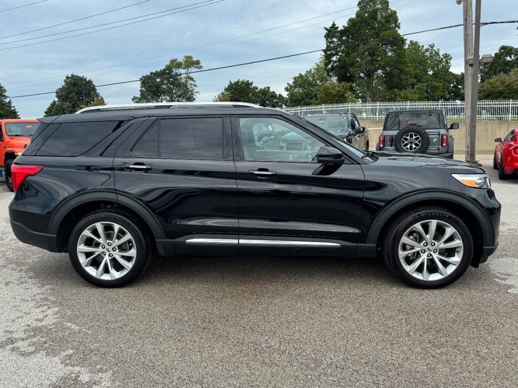 Used 2021 Ford Explorer Platinum w/ Equipment Group 601A AWD/4WD image 2