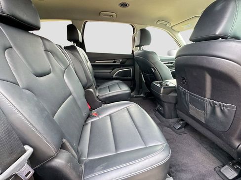 Used 2023 Kia Telluride S FWD image 29