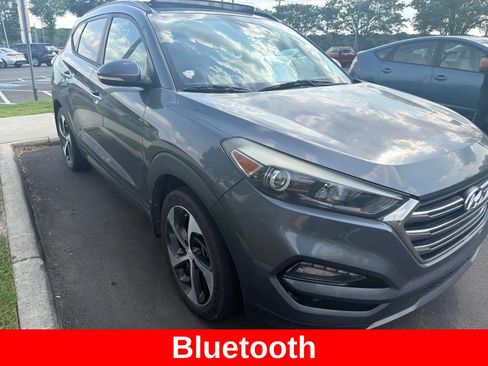 Used 2016 Hyundai Tucson Limited w/ Option Group 03 FWD image 4