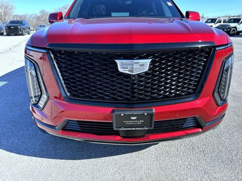 Certified 2025 Cadillac Escalade ESV Sport AWD/4WD image 9