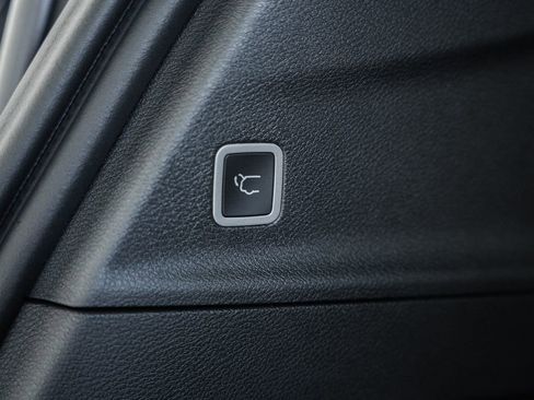 New 2026 Chrysler Pacifica Pinnacle image 11