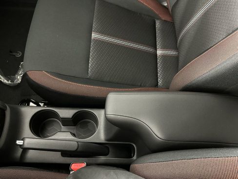 New 2025 Nissan Versa SR w/ Trunk Package FWD image 21
