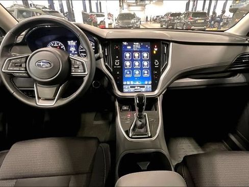 Used 2025 Subaru Outback Premium AWD/4WD image 15