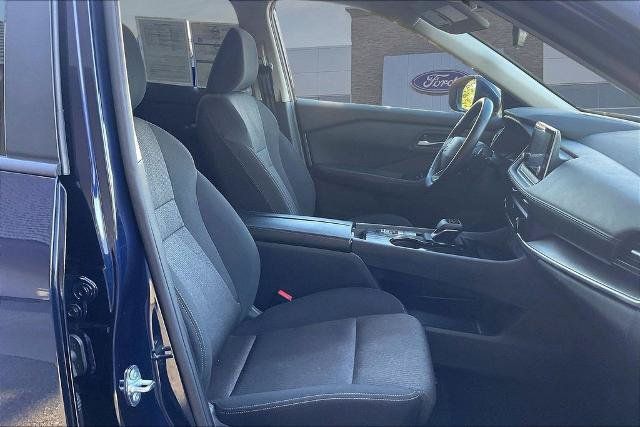 Used 2025 Nissan Rogue SV FWD image 29