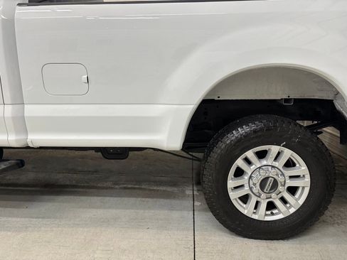 Used 2019 Ford F250 XLT AWD/4WD image 8
