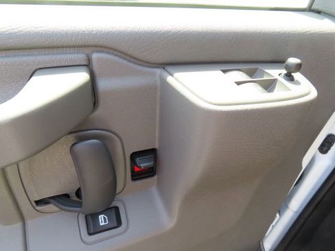 Used 2025 Chevrolet Express 3500 LT w/ LT Preferred Equipment Group RWD image 13