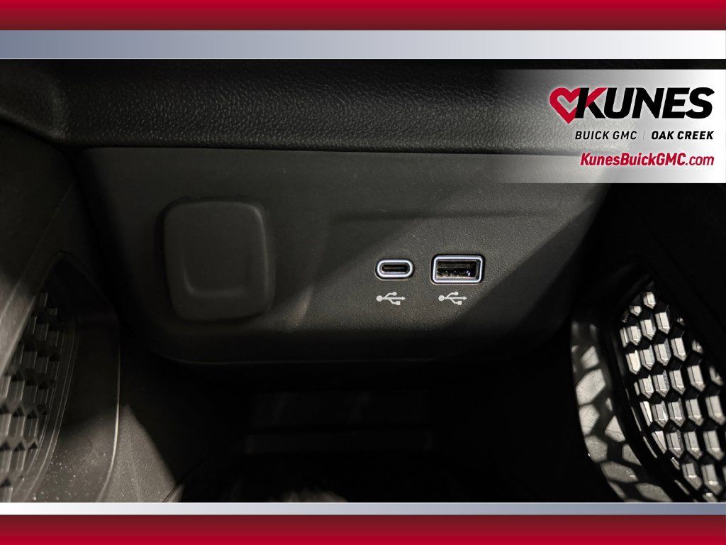 Used 2024 Chevrolet TrailBlazer RS w/ Convenience Package FWD image 32