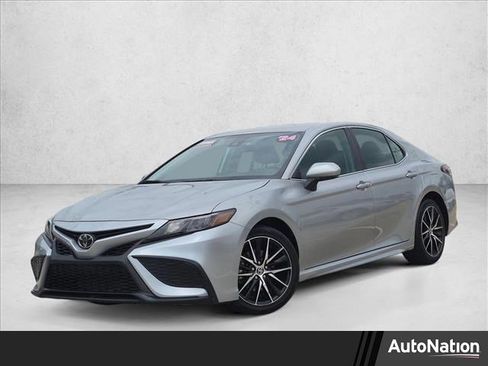 Used 2024 Toyota Camry SE FWD image 1