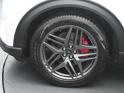 Certified 2025 Ford Explorer ST AWD/4WD image 37