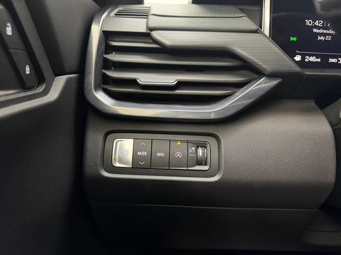 Used 2025 GMC Acadia AT4 AWD/4WD image 33