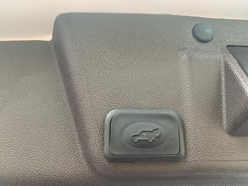 Used 2014 Buick Enclave Leather AWD/4WD image 31