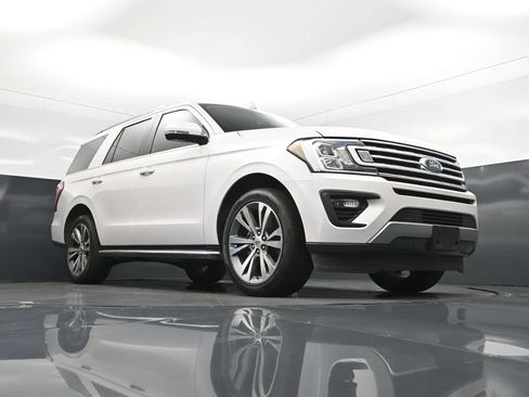 Used 2019 Ford Expedition XLT w/ Equipment Group 202A RWD image 45