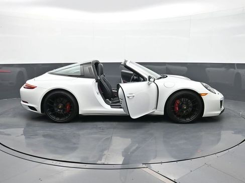Certified 2018 Porsche 911 Targa 4 GTS AWD/4WD image 30