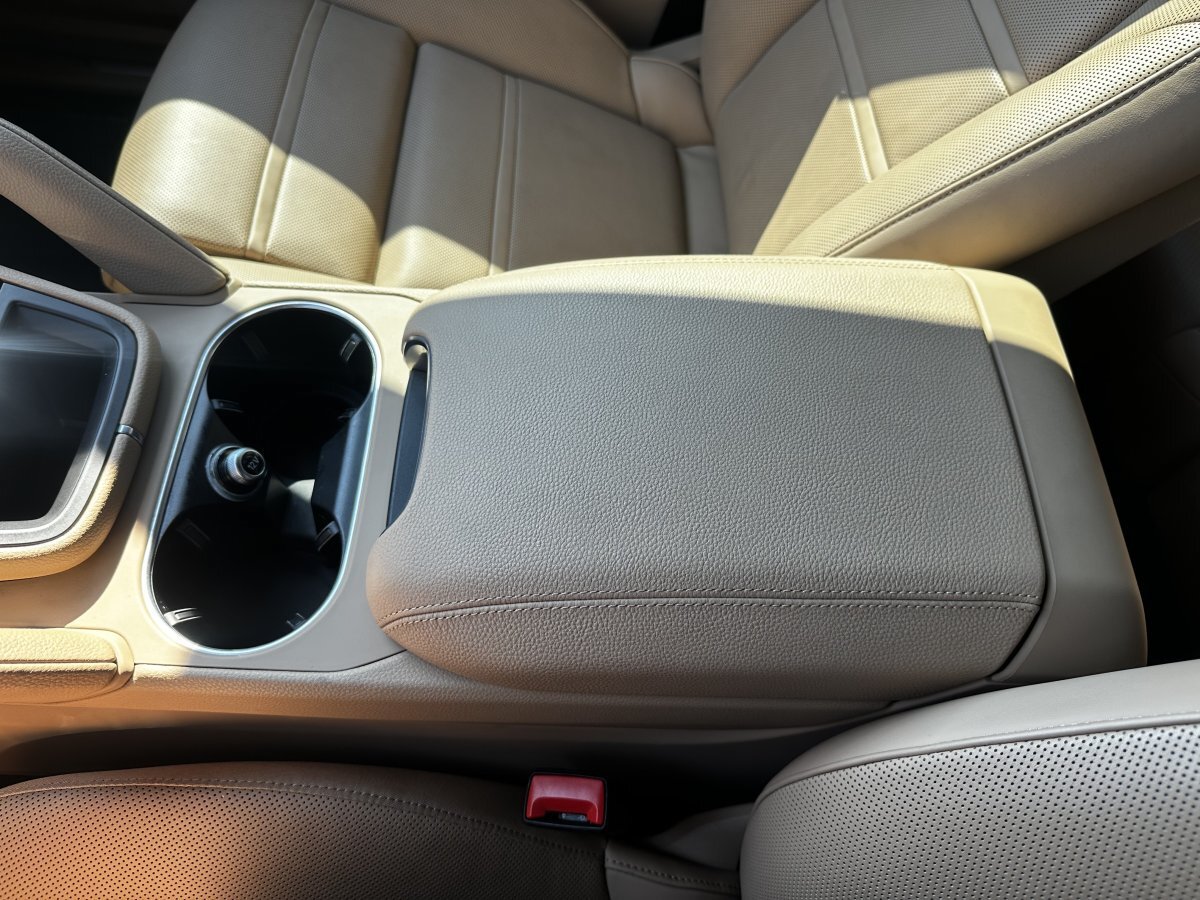 Used 2022 Porsche Cayenne Platinum Edition AWD/4WD image 36