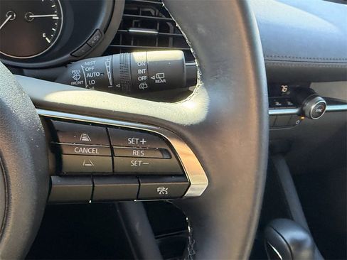 Certified 2025 MAZDA MAZDA3 s Sport image 17