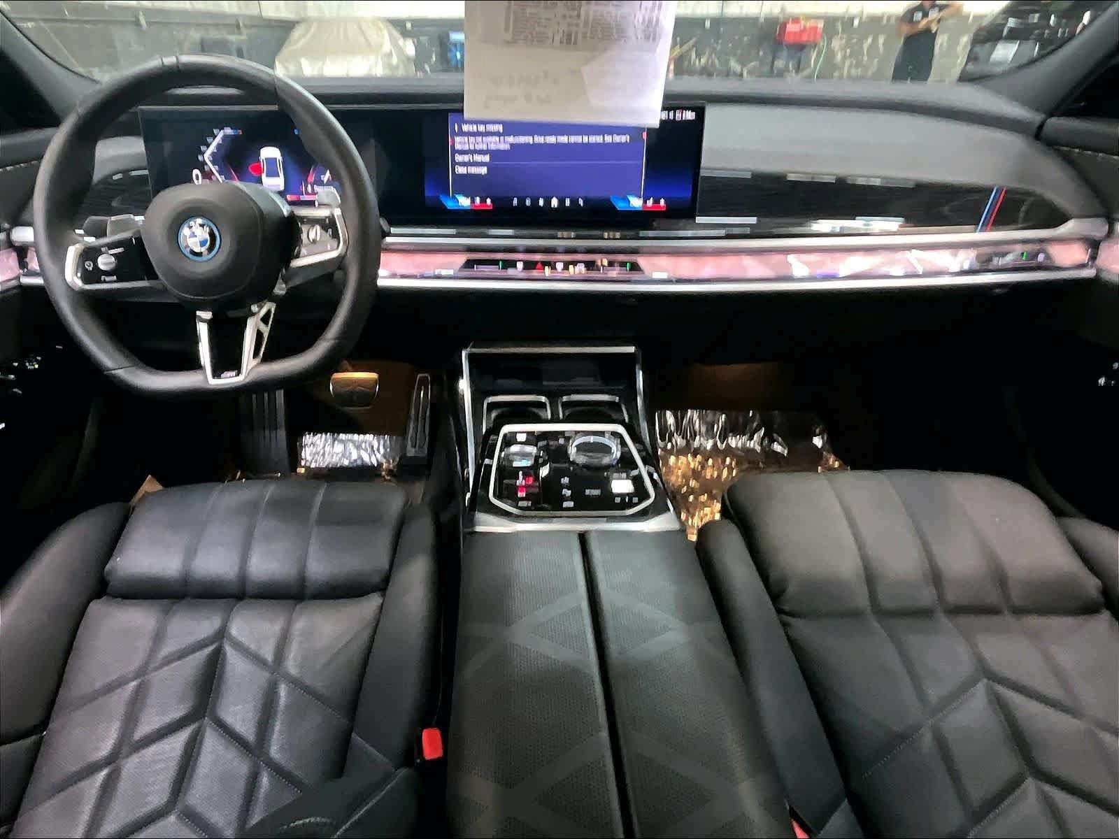 Used 2026 BMW 750e xDrive w/ Executive Package AWD/4WD image 18