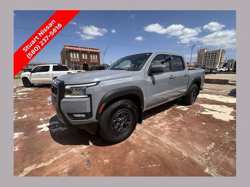 Certified 2025 Nissan Frontier Pro-X RWD image 1