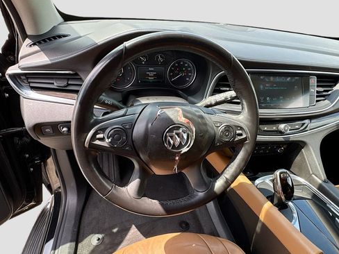 Used 2018 Buick Enclave Essence FWD image 11