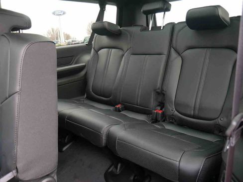 New 2025 Jeep Wagoneer L Series II image 20