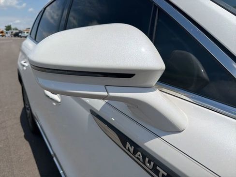 Used 2019 Lincoln Nautilus Reserve FWD image 5