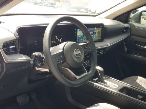 Used 2025 Nissan Kicks SV w/ SV Premium Package AWD/4WD image 14