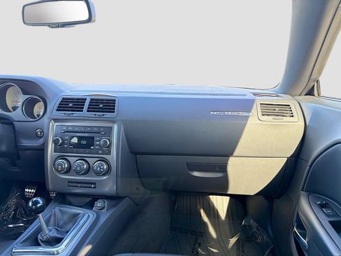 Used 2012 Dodge Challenger R/T image 18