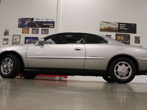Used 1999 Buick Riviera Supercharged Coupe FWD image 23