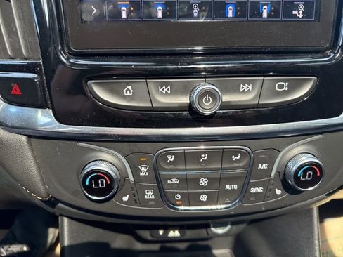 Used 2020 Chevrolet Traverse RS image 29