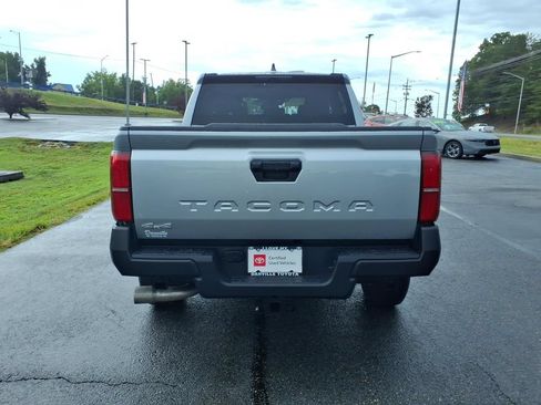Certified 2025 Toyota Tacoma SR AWD/4WD image 23