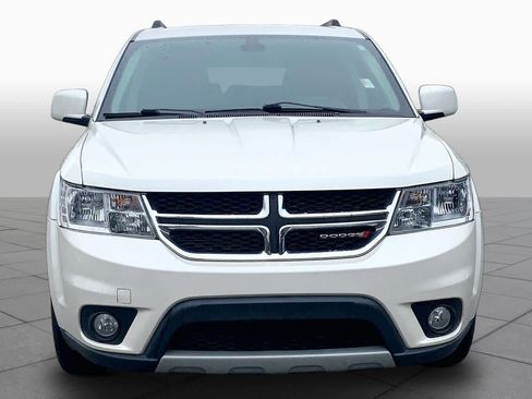 Used 2019 Dodge Journey SE w/ Connectivity Group FWD image 4