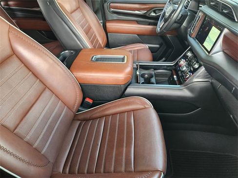 Used 2023 GMC Yukon Denali Ultimate image 14