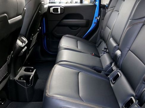 New 2026 Jeep Gladiator Sport image 18