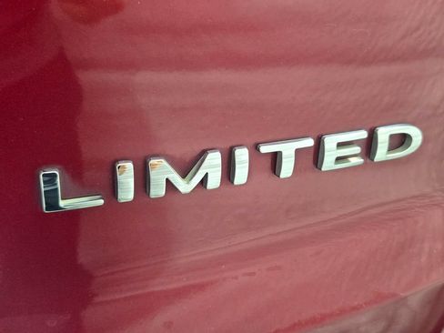 Used 2016 Ford Explorer Limited w/ Equipment Group 301A FWD image 11