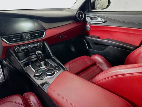 Used 2019 Alfa Romeo Giulia Ti Sport w/ Quick Order Package 22S Sport AWD/4WD image 31